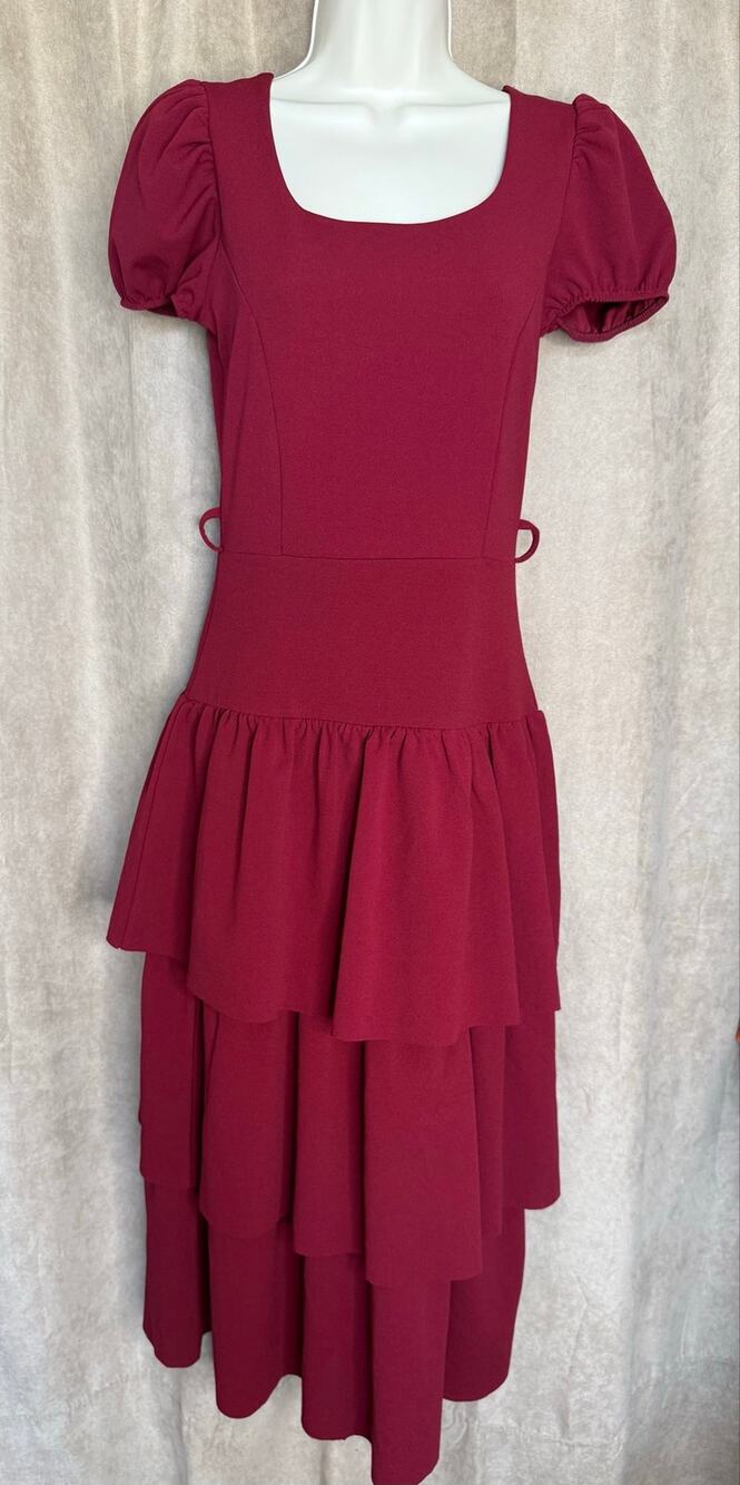 Quiz Wine Cap Sleeve Crepe Tiered Dress 4 NWT